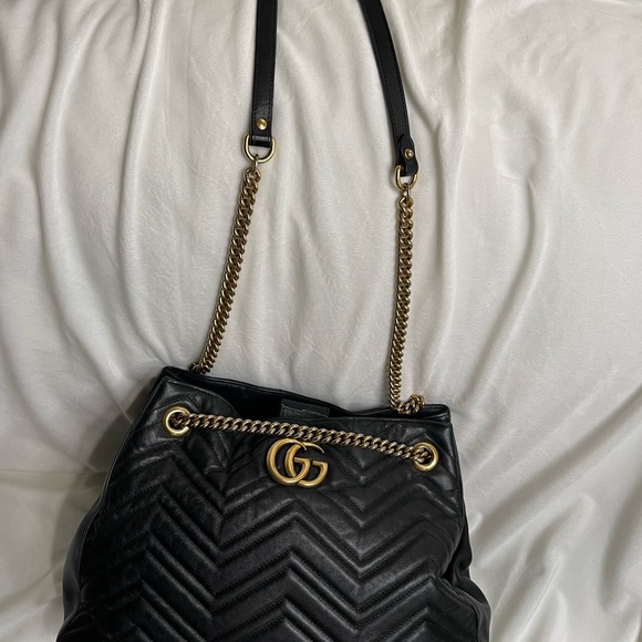 Gucci GG Marmont Shoulder Chain Calfskin Matelasse Quilted Black Handbag - Picture 4 of 16